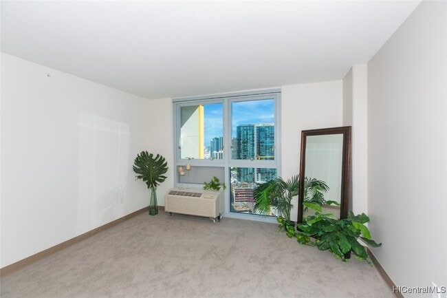 Photo - 988 Halekauwila St