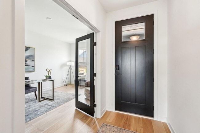 Photo - 753 Man O War Blvd