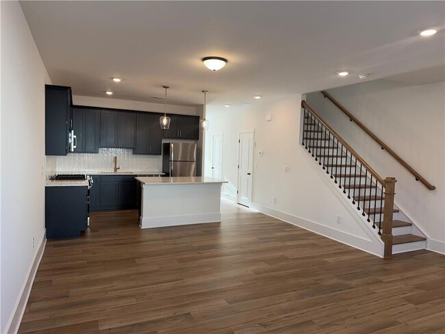 Photo - 1605 Aeslin Dr NW