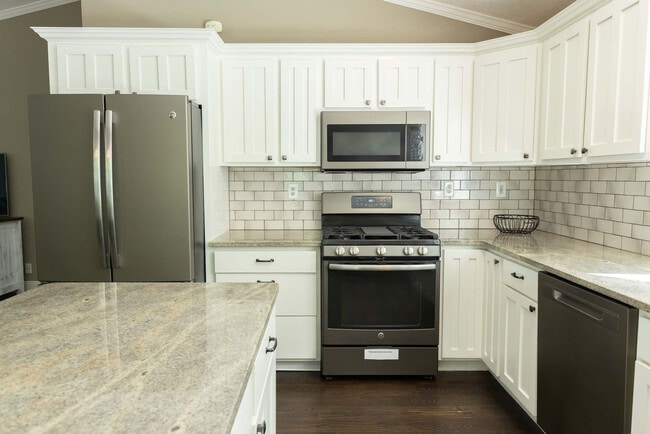 Photo - 8212 Bennett Rd Unit ID1339913P