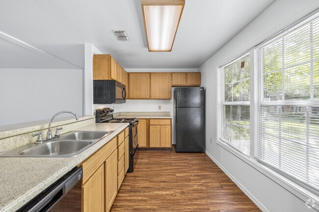 3BR, 2BA - 2,000SF - Kitchen - Stoneridge Apartments