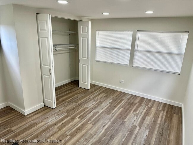 Photo - 5037 Roanoke St