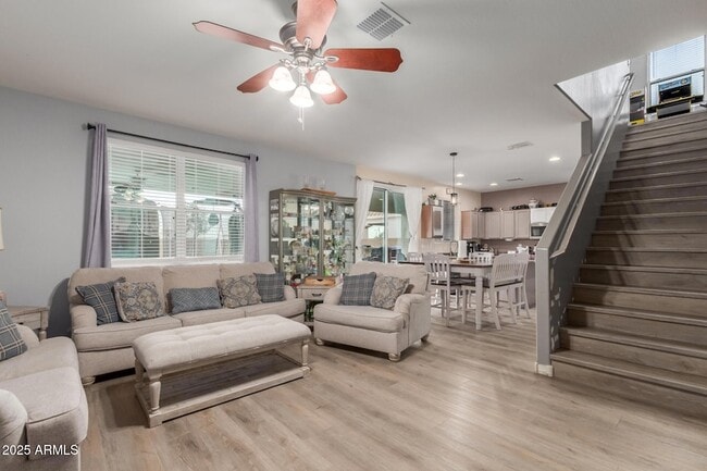 Photo - 836 E Constance Wy