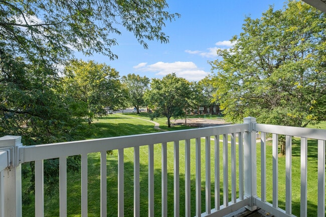 Photo - Crossroads Apartments