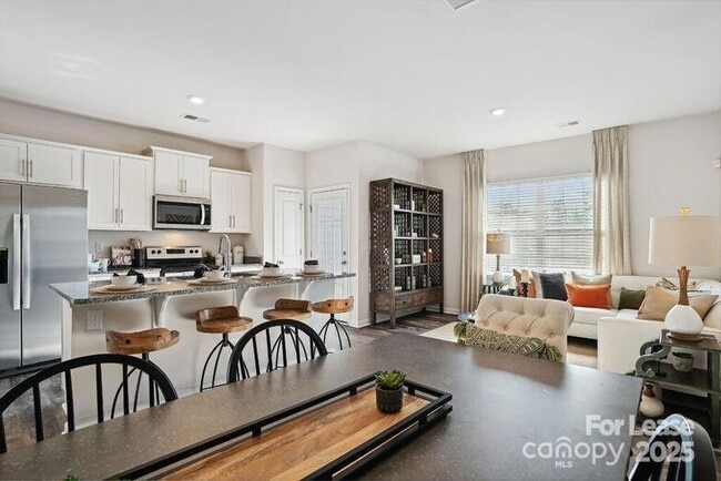 Photo - 8435 Jane Dr