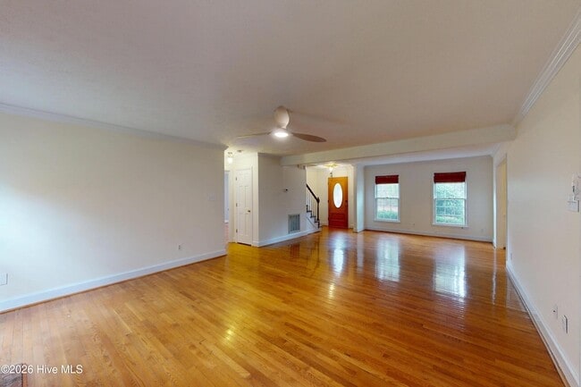 Photo - 464 Summerlea Dr