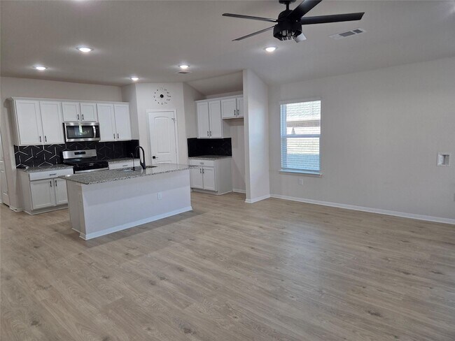 Photo - 2421 Corriente Path