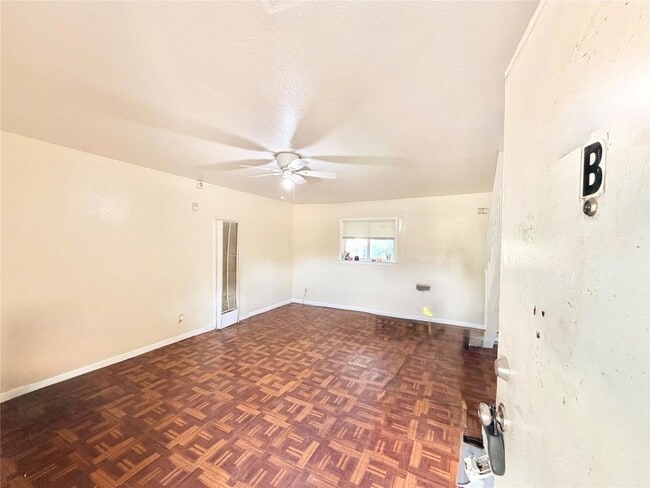 Photo - 6257 Manor Rd Unit B