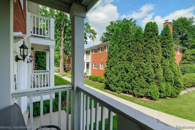 Photo - 487 N Eton St Unit 5