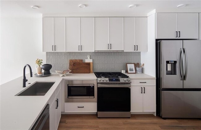 Photo - 1081 Juniper St NE