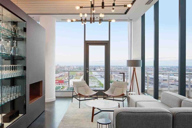 Photo - 347 S Clark St Unit ID1321203P