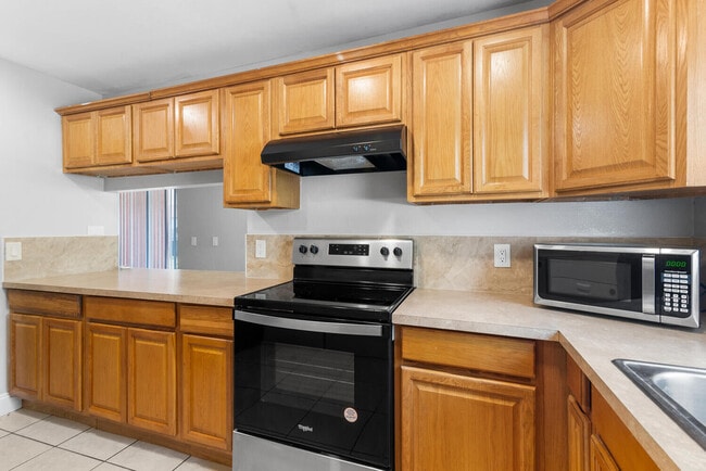 Building Photo - Palm Bay Club