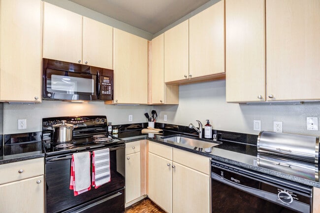 Building Photo - IMT At City Park