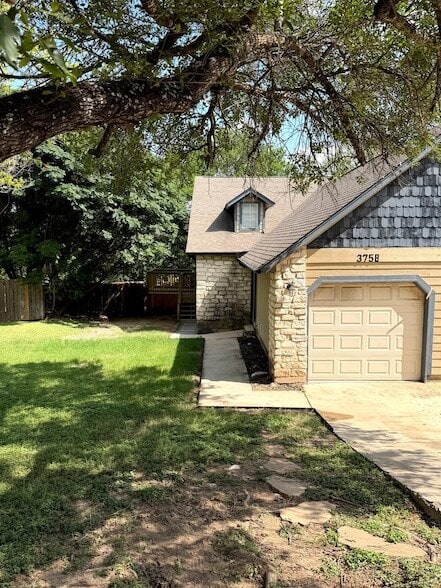 Building Photo - 375 Fantail Loop Unit B