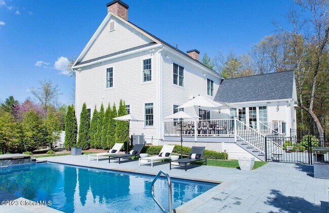 Photo - 26 Rolling Green Dr