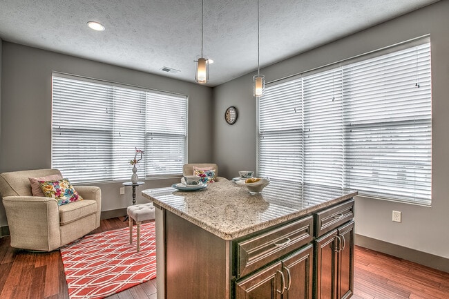 Photo - 1010 on the Lake