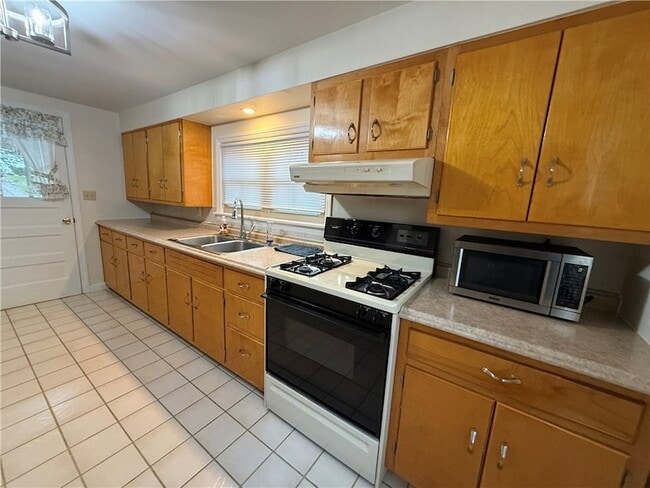 Photo - 1359 Johnston Ave