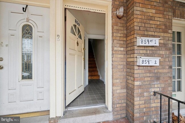 Photo - 859 N 21st St