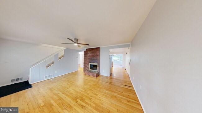 Photo - 400 Dean Dr