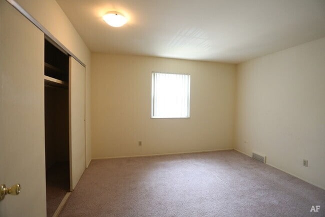 Photo - Chez Paree Apartments and Townhomes