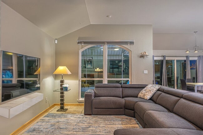 Building Photo - 10313 Snapdragon Dr Unit ID1295596P