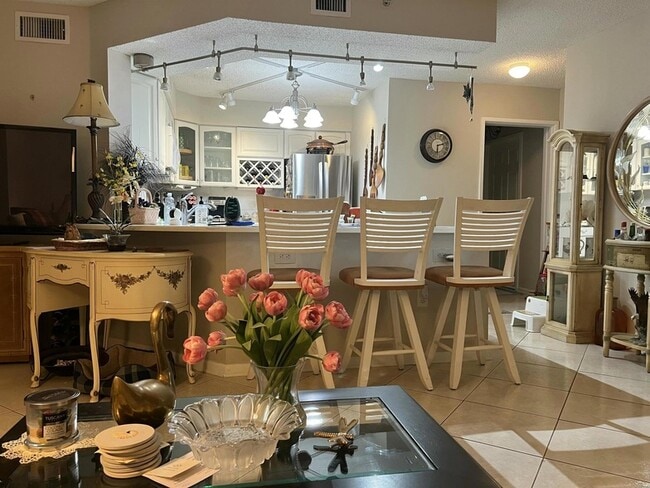 Photo - 100 Scotia Dr Unit 203