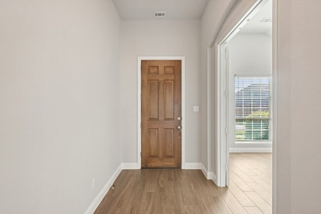 Photo - 1709 Everitt Trail