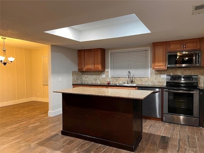 Photo - 14715 Bayonne Rd