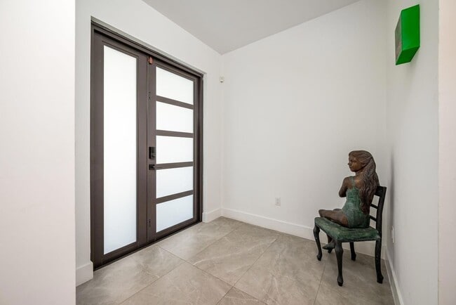 Photo - 6864 SW 80th St