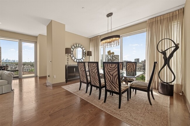 Building Photo - 1600 Post Oak Blvd Unit 1005