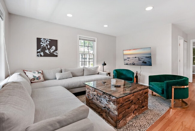 Photo - 2021 Washington Blvd Unit ID1395512P