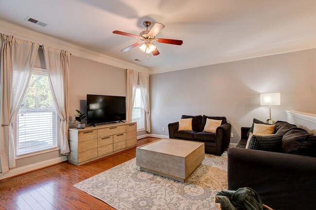 Building Photo - 617 Lake Forest Road Unit SI ID1339904P