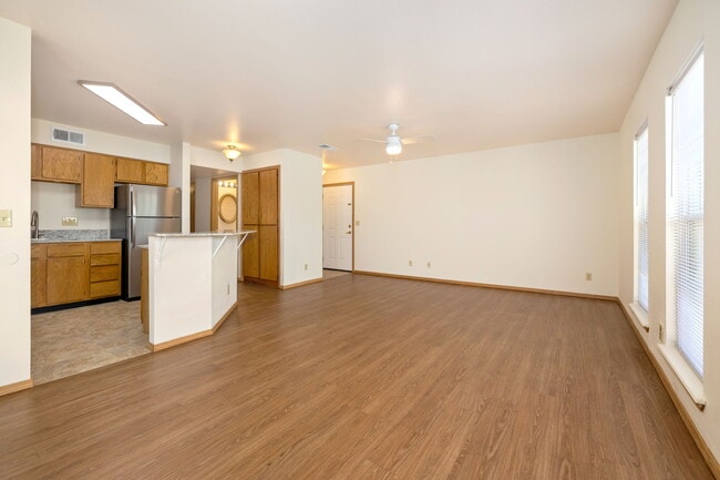 25-web-or-mls-04ps - Robinson Park Apartments