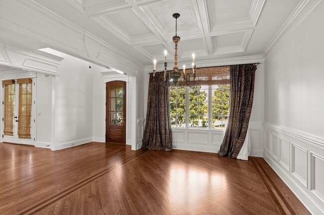 Photo - 2019 Overhill Dr