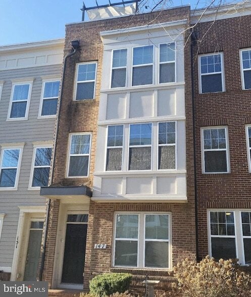 Building Photo - 147 Decoverly Dr