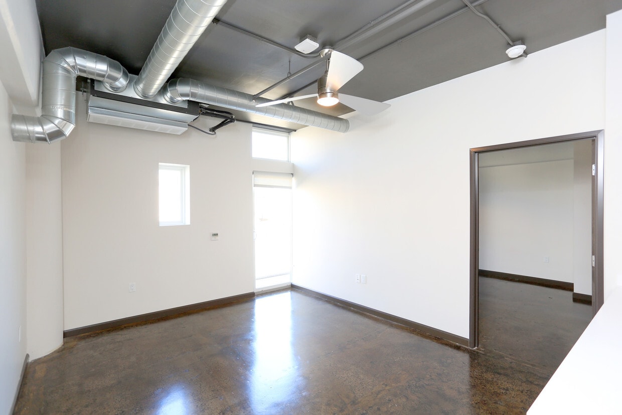 Floor Plan - 2BD, 2BTH