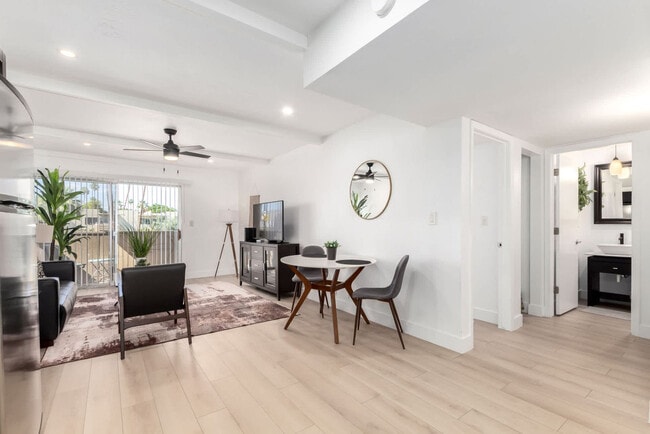 Building Photo - 4630 N 68th St Unit SI FL2-ID1608833P