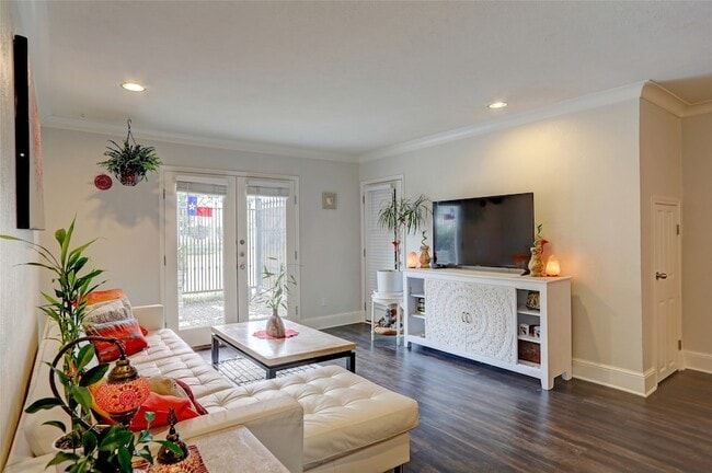 Photo - 7736 Meadow Rd Unit 102J