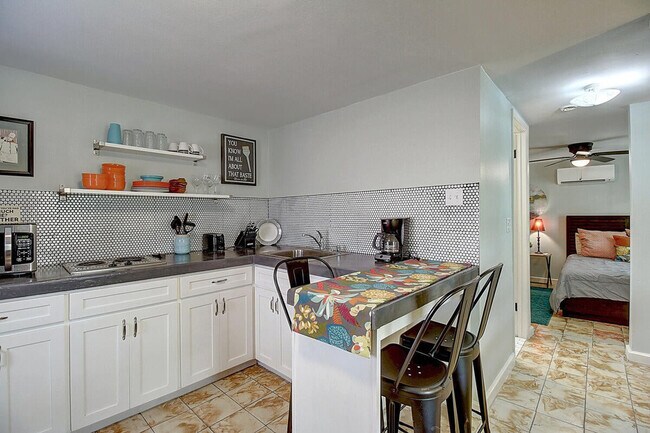 Photo - 134 N Alister St Unit SI ID1023222P