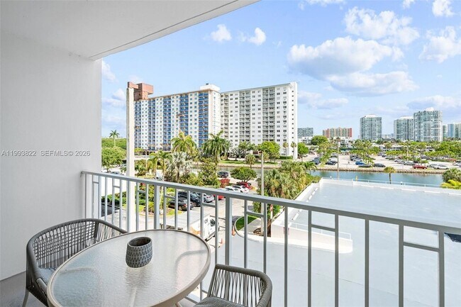 Photo - 500 Bayview Dr Unit 325