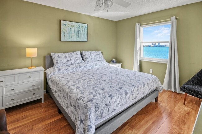 Photo - 2936 Lake Shore Dr Unit 310