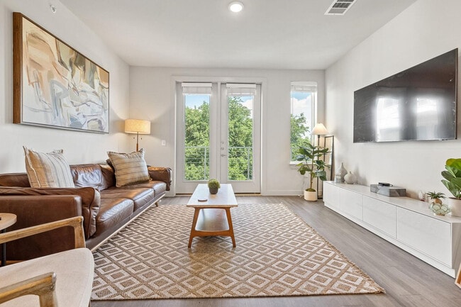 Building Photo - 5820 1/2 Cameron Rd Unit FL3-ID1303393P