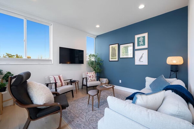 Building Photo - 4510 1st Ave NE Unit ID1054656P