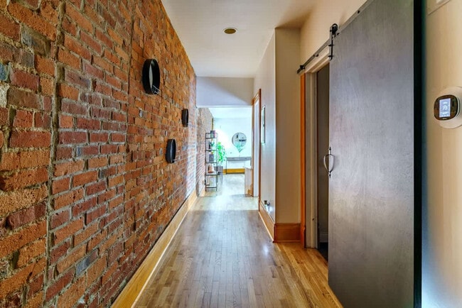 Photo - 1180 N High St Unit ID1265649P