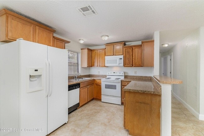 Photo - 589 Clarke St