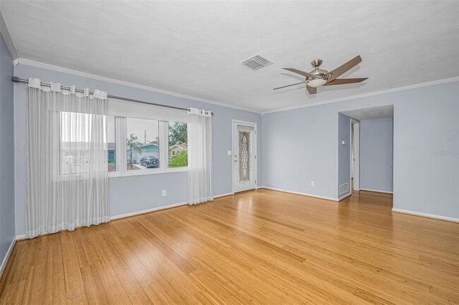 Photo - 1387 Hill Dr