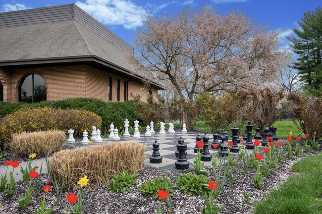 Photo - Meadowbrook Apartments