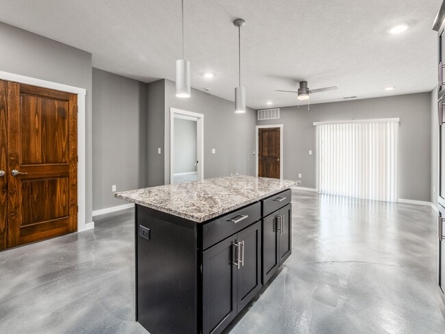 Photo - 255 at Union Station