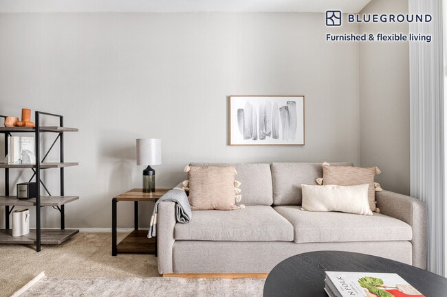 Photo - 5535 Westlawn Ave Unit SI FL2-ID647