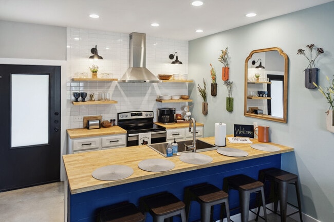 Photo - 219 W 22nd St Unit ID1072443P